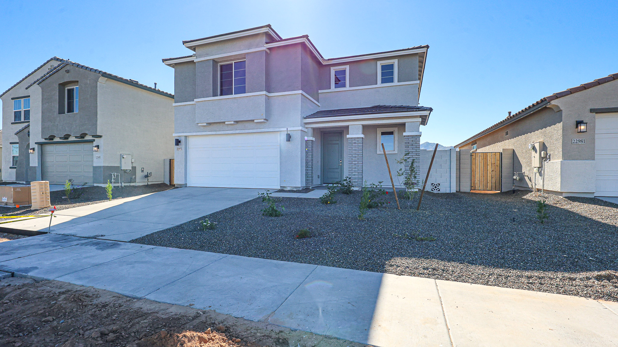 0207 22975 W MONONA LN